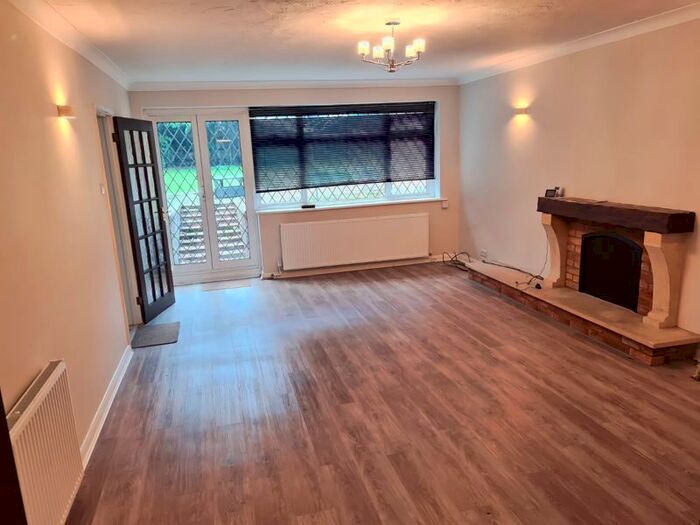 5 Bedroom Detached House To Rent In Clamp Hill, Stanmore, Middlesex, HA7