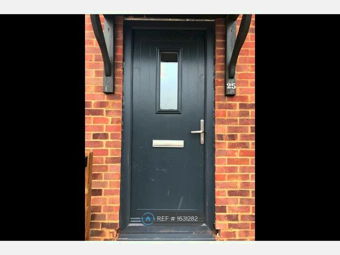 3 Bedroom End Of Terrace House To Rent In Brenzett Close, Chatham, ME5