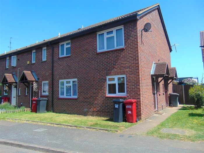 1 Bedroom Semi-Detached House To Rent In Egremont Gardens, Cippenham, Slough, SL1