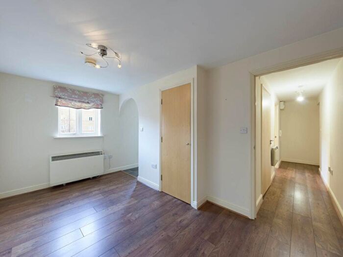 1 Bedroom Flat To Rent In Heath Court, New Eltham, London, SE9