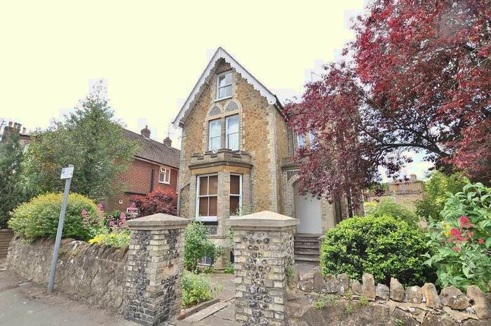 2 Bedroom Flat To Rent In Baillie Road, GU1