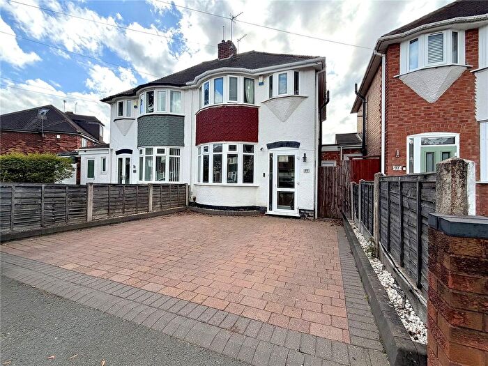 3 Bedroom Semi-Detached House For Sale In Hollydale Road, Birmingham, West Midlands, B24