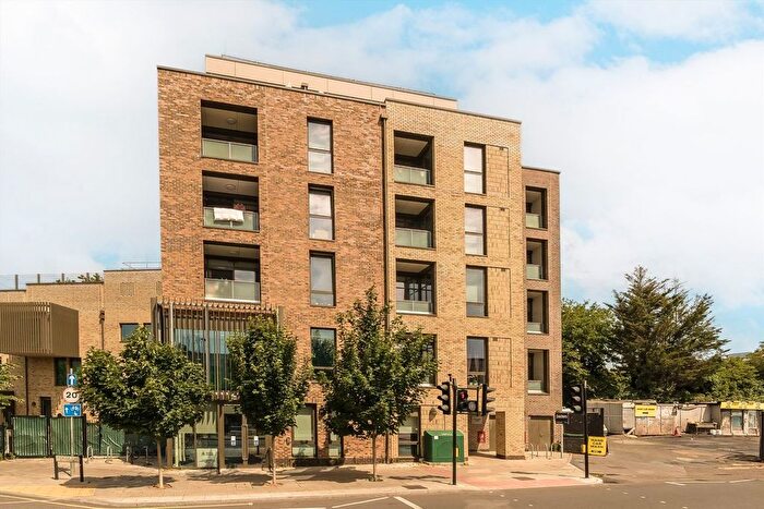 2 Bedroom Flat To Rent In Coombe Road, Kingston Upon Thames, KT2