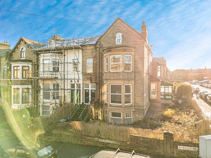 7 Bedroom Semi-Detached House For Sale In St. Pauls Road, Bradford, BD8