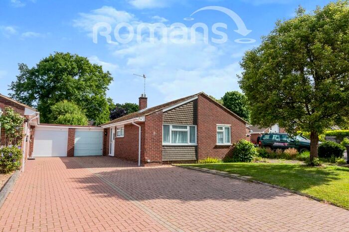 3 Bedroom Bungalow To Rent In Ambleside Close, Mytchett, GU16