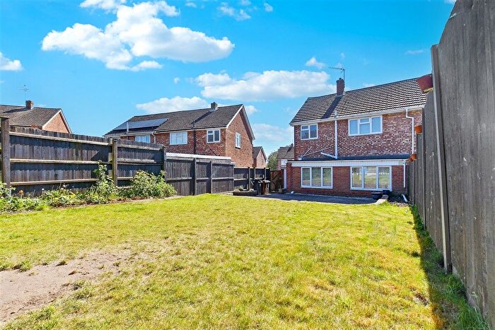 3 Bedroom Semi-Detached House For Sale In Bybrook Road, Kennington, Kent, TN24
