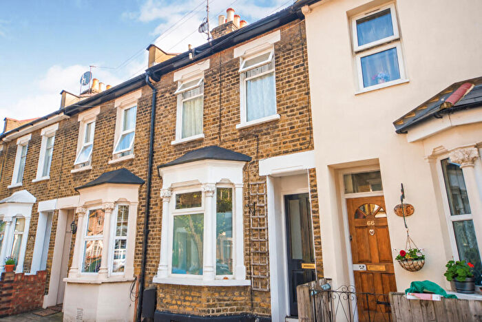 2 Bedroom House To Rent In Faringford Road, Stratford, E15