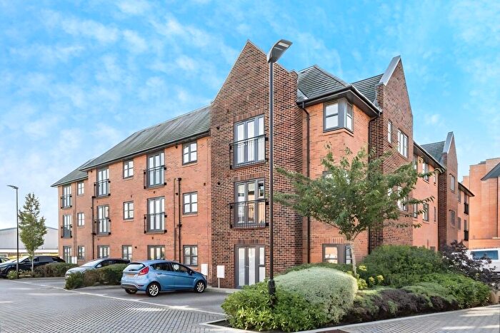 2 Bedroom Apartment For Sale In Lime Tree House, Carter Court, Hook, RG27