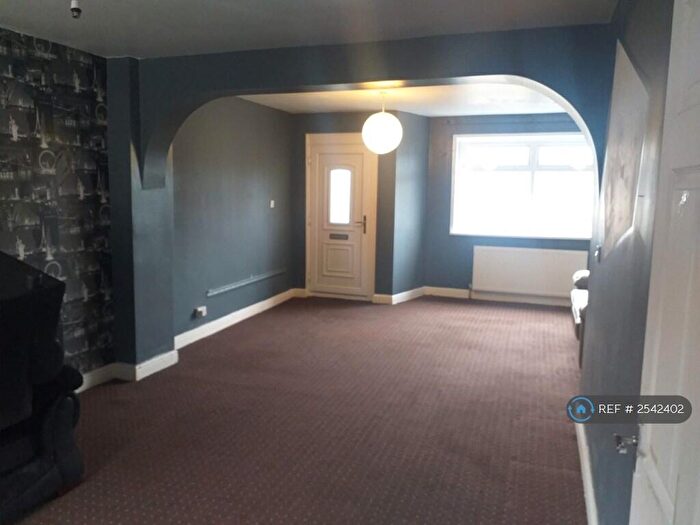 2 Bedroom Terraced House To Rent In Kingsway, Bingley, BD16