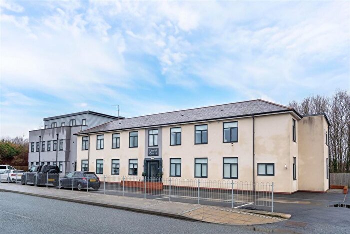 3 Bedroom Flat For Sale In Coble Dene, North Shields, NE29