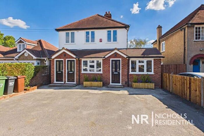 1 Bedroom Ground Maisonette For Sale In Ruxley Lane, Epsom, Surrey., KT19