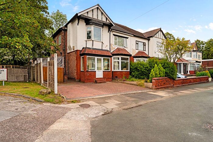 4 Bedroom Semi-Detached House For Sale In Cavendish Road, Salford, M7