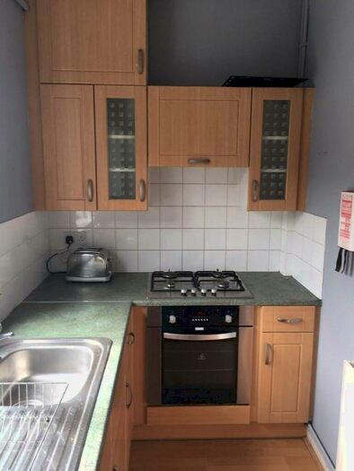 4 Bedroom Maisonette To Rent In Wilmslow Road, Manchester, Greater Manchester, M14