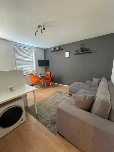 2 Bedroom Flat To Rent In Maple Street, Fitzrovia, London, W1T