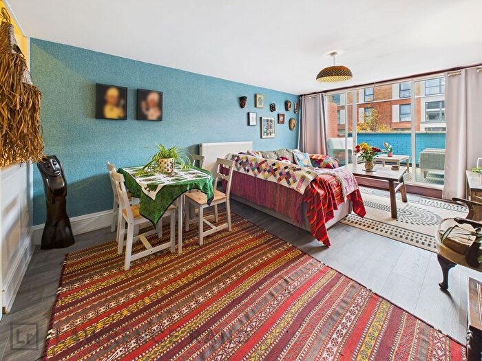 2 Bedroom Flat To Rent In Victoria Road, Ruislip, HA4