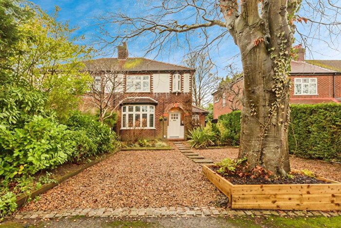 3 Bedroom Semi-Detached House For Sale In Oxford Road, Macclesfield, Cheshire, SK11