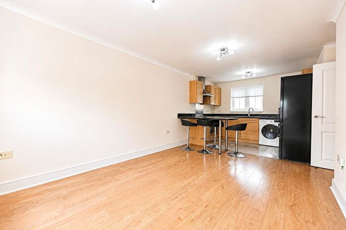 2 Bedroom Flat To Rent In Genas Close, Barkingside, IG6