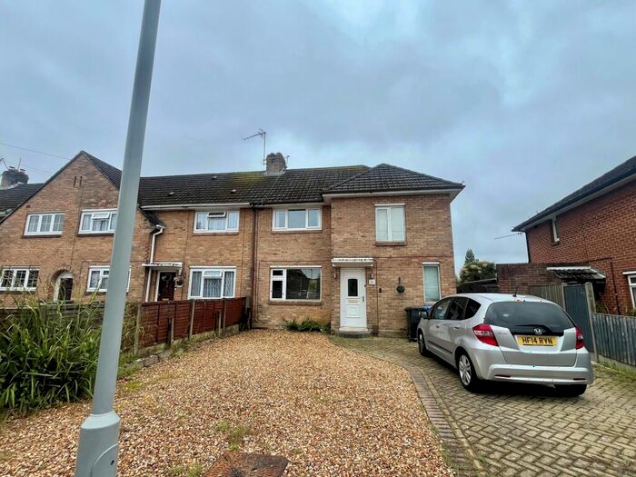 4 Bedroom House To Rent In Milne Road, Broadstone, BH17