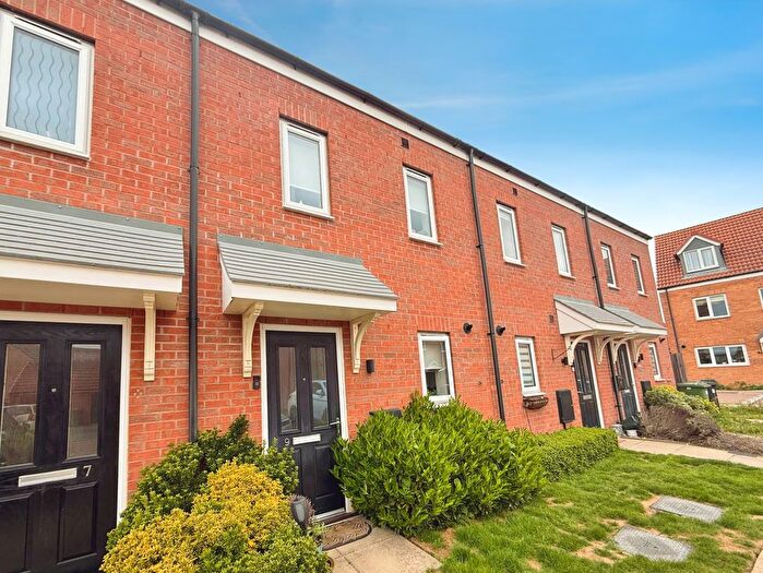 3 Bedroom Terraced House To Rent In Linus Grove, Stanground, Peterborough, PE2