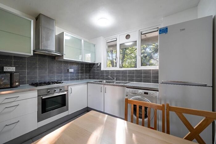 3 Bedroom Flat To Rent In Barnabas House, Central Street, EC1V