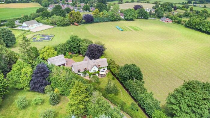 2 Bedroom Detached House For Sale In Feiashill Road, Trysull, Wolverhampton, WV5