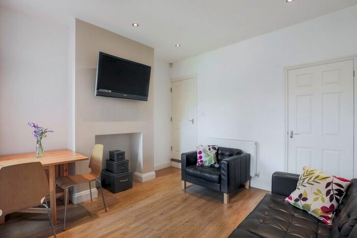 3 Bedroom Terraced House To Rent In Avenue Road Extension, Leicester, LE2