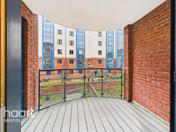1 Bedroom Apartment For Sale In Charles Street, Bristol, BS1