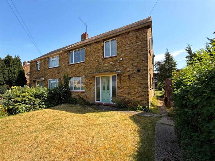 3 Bedroom Semi-Detached House For Sale In St Margaret's Crescent, Gravesend, DA12