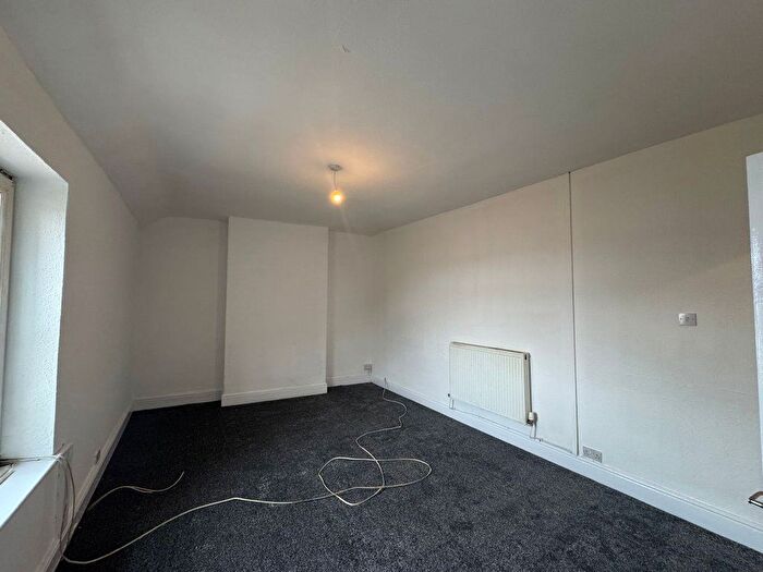 2 Bedroom Flat To Rent In Flat A Cefn Forest Avenue, Blackwood, NP12