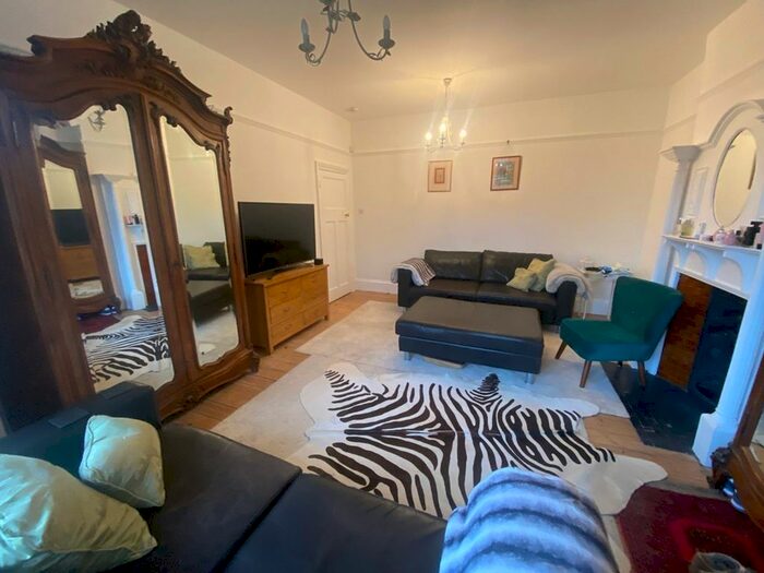 2 Bedroom Flat To Rent In Westcombe Park Road, London, SE3