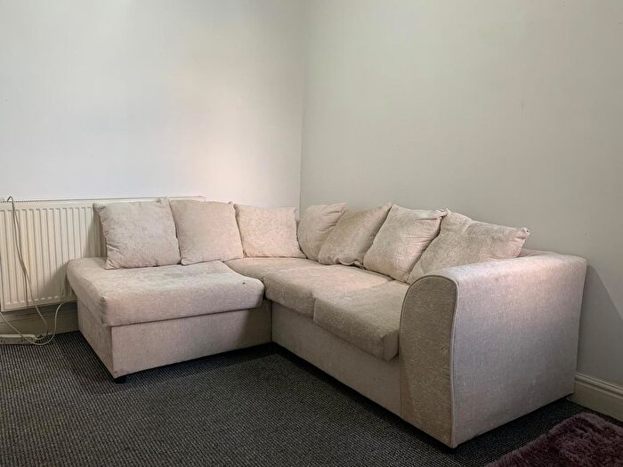 2 Bedroom Flat To Rent In Lightbowne Road, Manchester, M40