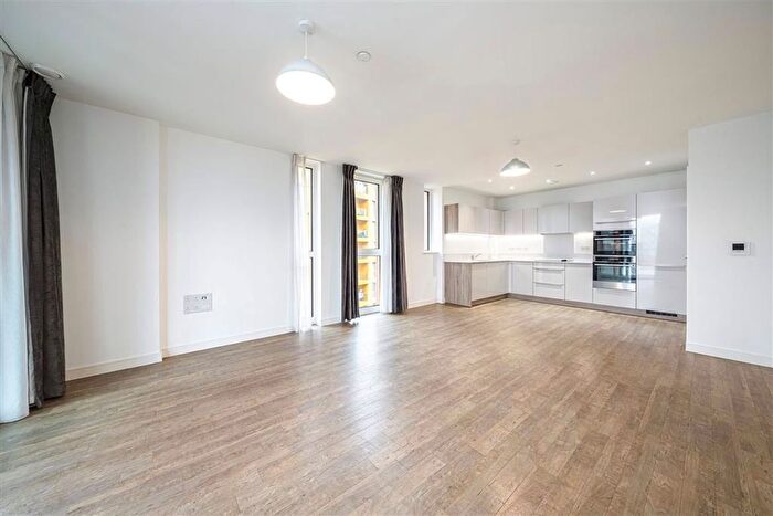 3 Bedroom Flat For Sale In Telegraph Avenue, Greenwich, SE10