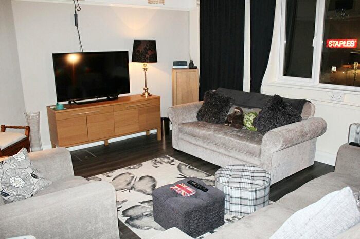 1 Bedroom Flat To Rent In Stratford Road, Shirley, Solihull, West Midlands, B90