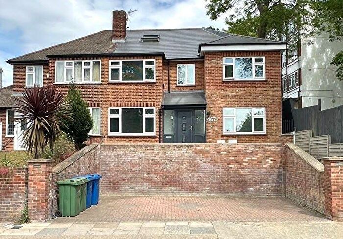 5 Bedroom Semi-Detached House For Sale In A Lordship Lane, Dulwich, London, SE22
