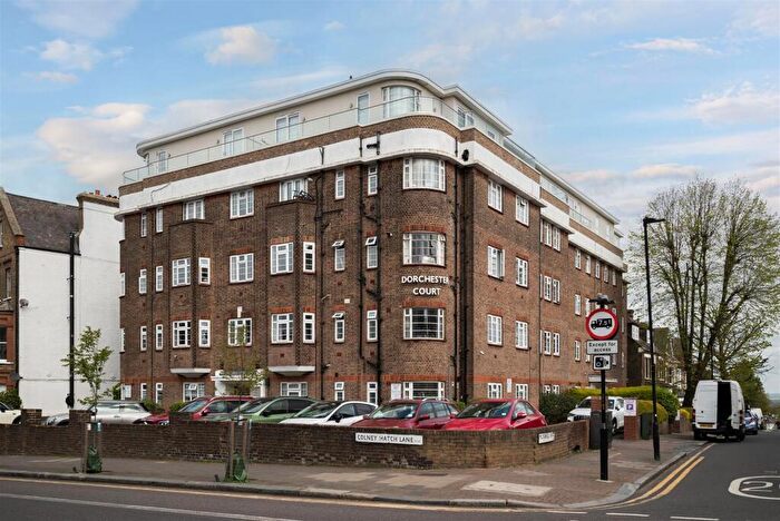 2 Bedroom Flat For Sale In Dorchester Court, Muswell Hill, London, N10