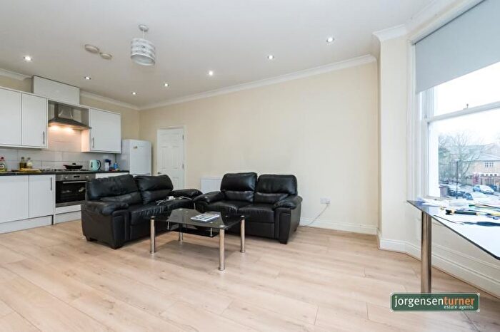 2 Bedroom Flat To Rent In Freeland Road, Ealing Common, W5