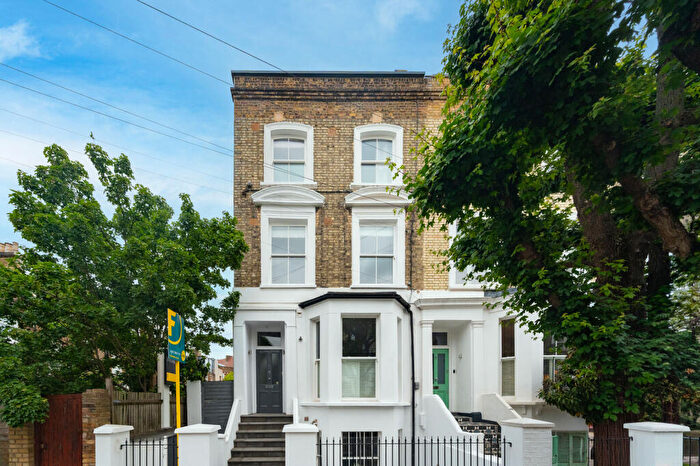 2 Bedroom Flat For Sale In Brussels Road, St John's Hill, London, SW11