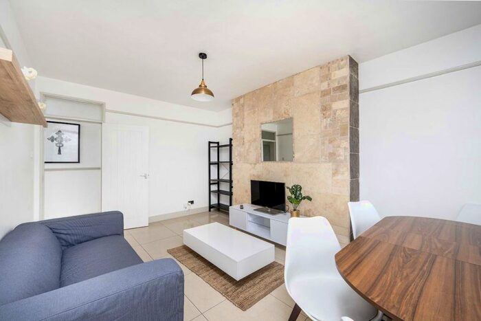 2 Bedroom Flat To Rent In Broomhouse Lane, London, SW6