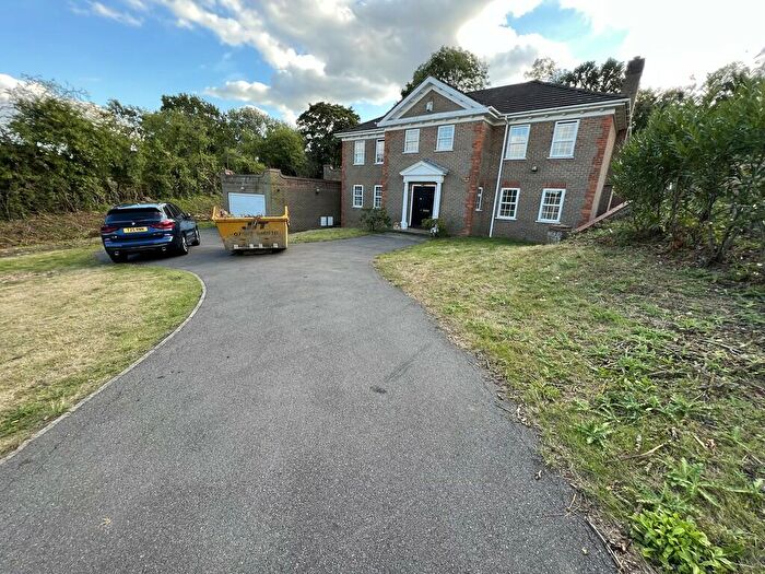 5 Bedroom Detached House To Rent In Woodlands, Gerrards Cross, SL9