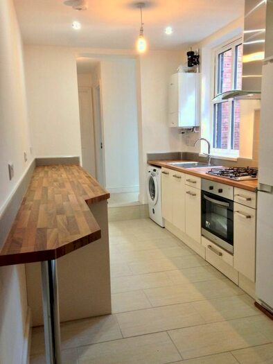 5 Bedroom Terraced House To Rent In Lytton Road, Leicester, LE2