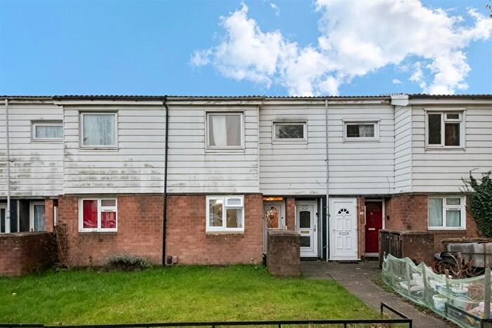 1 Bedroom Maisonette For Sale In Burns Close, Hayes, UB4