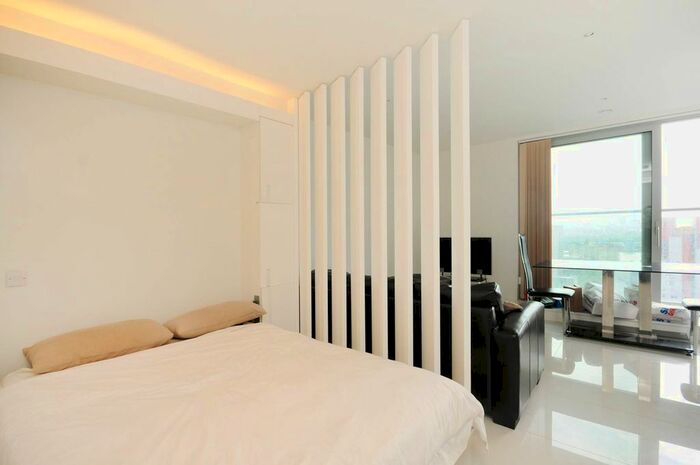 Studio To Rent In Pan Peninsula Square, Canary Wharf, London, E14