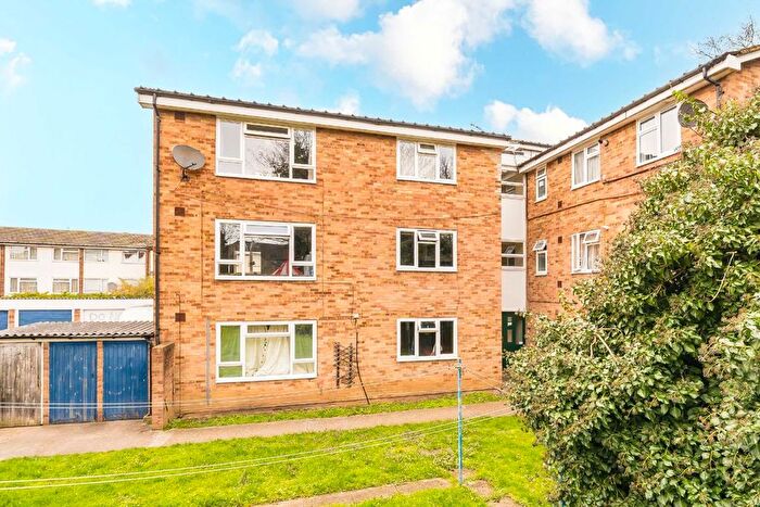 2 Bedroom Flat For Sale In Beulah Crescent, Thornton Heath, CR7