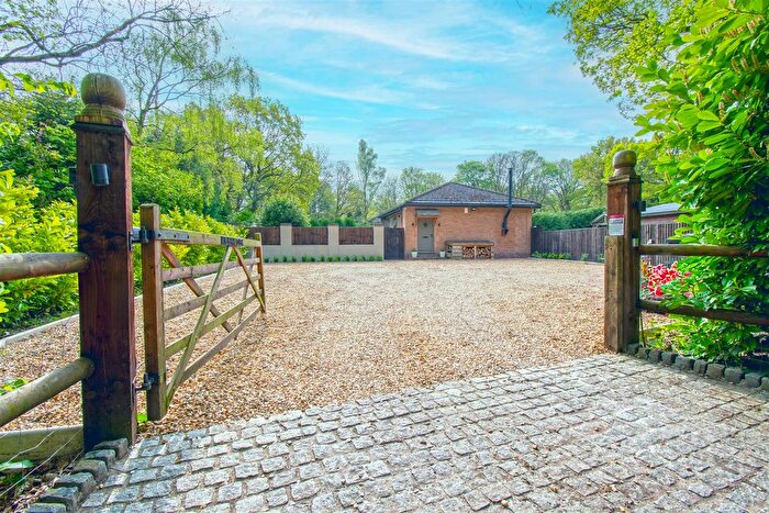 3 Bedroom Detached House For Sale In Bourne Vale, Walsall, WS9