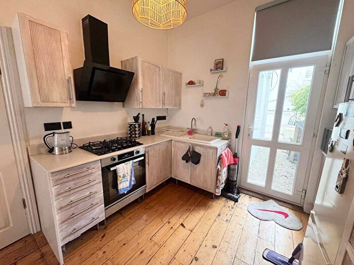 1 Bedroom Flat To Rent In Cowper Street, Hove, BN3