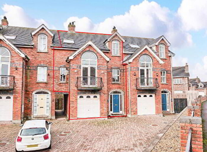 5 Bedroom Mid TownHouse For Sale In Millstone Court, Portstewart, BT55