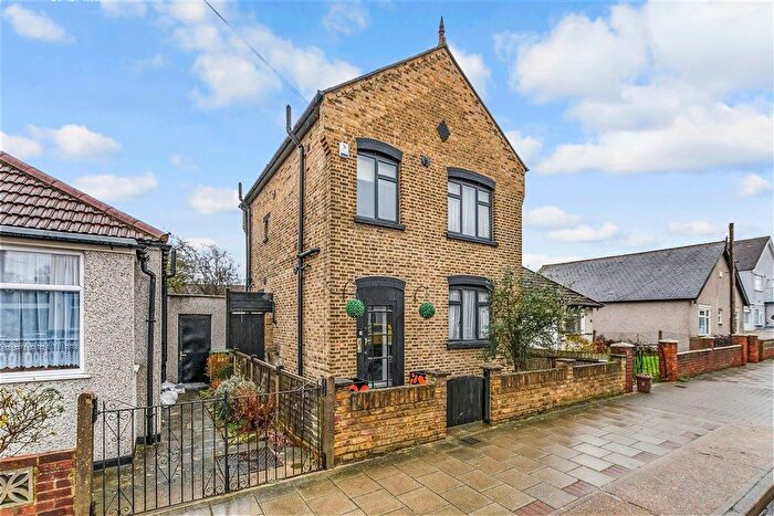 5 Bedroom Detached House For Sale In Churchfield Road, Welling, Kent, DA16