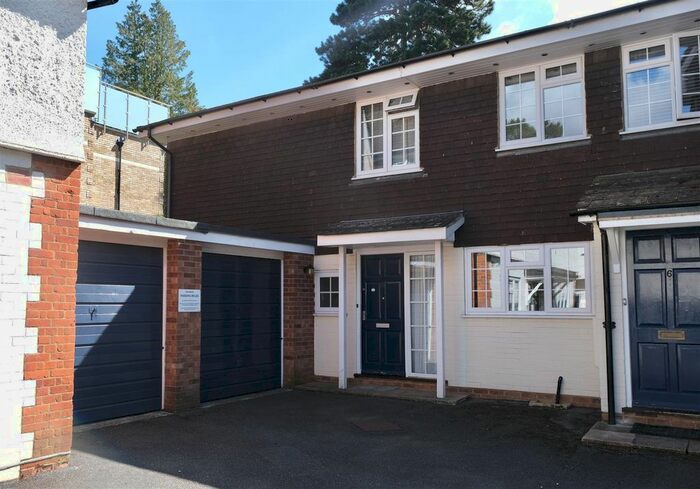 3 Bedroom Mews To Rent In The Mews, Hitchen Hatch Lane, Sevenoaks, TN13