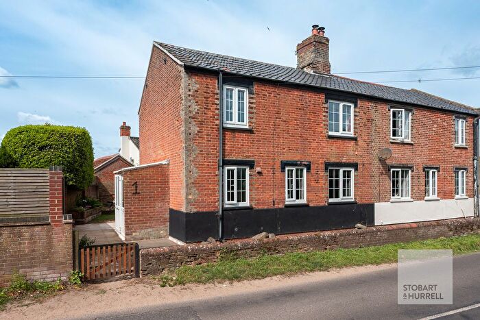 3 Bedroom Semi Detached House For Sale In Oak View, Upper Street, Horning, Norfolk, NR12