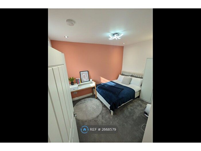 4 Bedroom End Terrace House To Rent In Northumberland Avenue, Reading, RG2